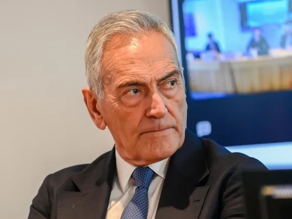 开云下载-格拉维纳：我承受了侮辱；也许丢点球错失机会都是我去踢的